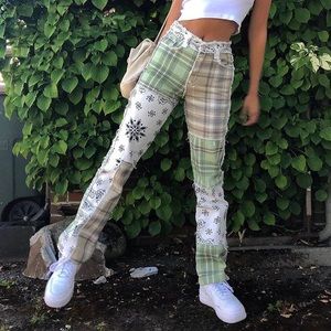 NWOT Y2K Ethnic Floral Print High Waisted Jeans